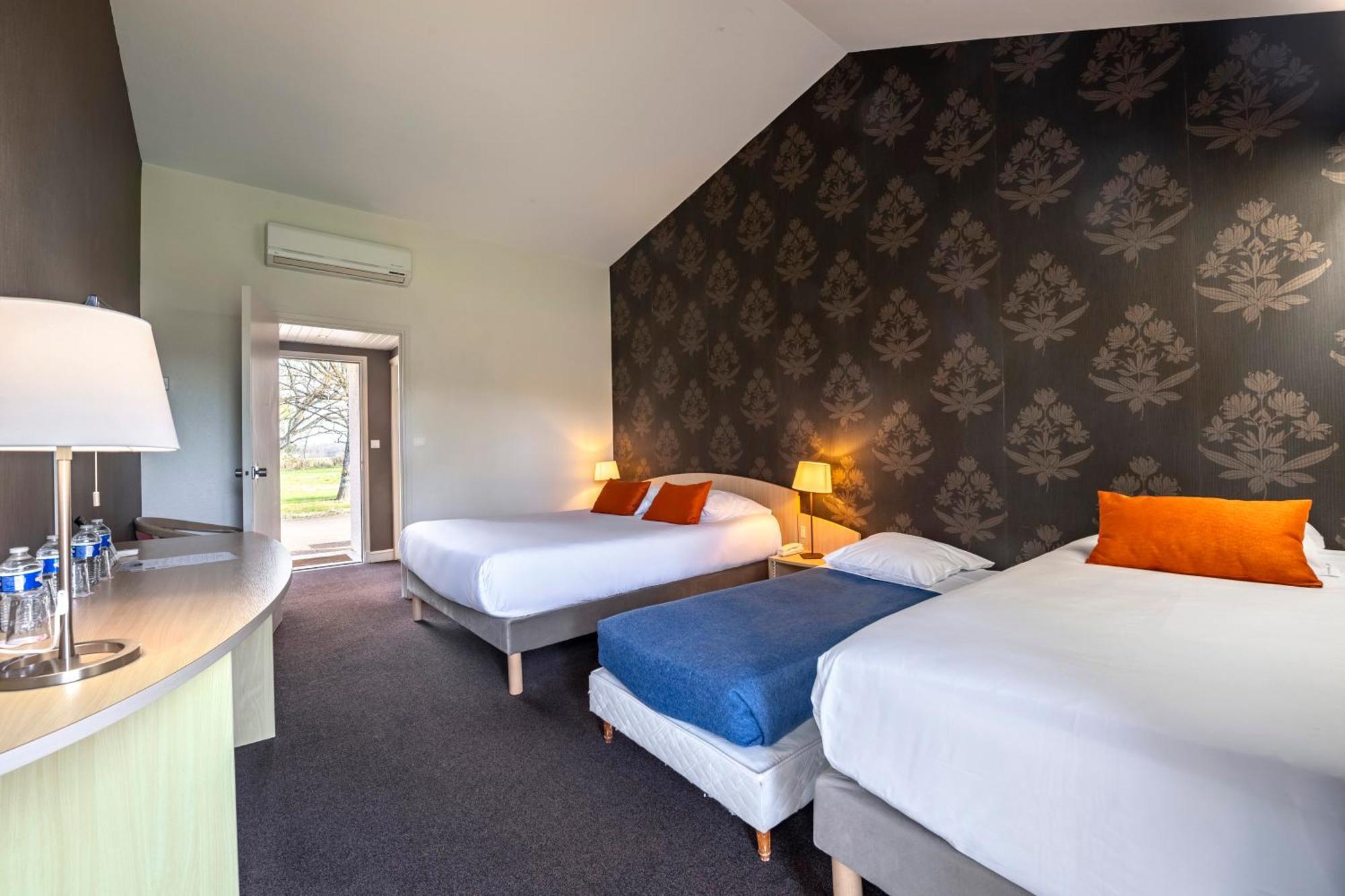 Le Relais Fleuri, Hotel Et Restaurant Logis - Avallon Sauvigny-le-Bois Exterior foto
